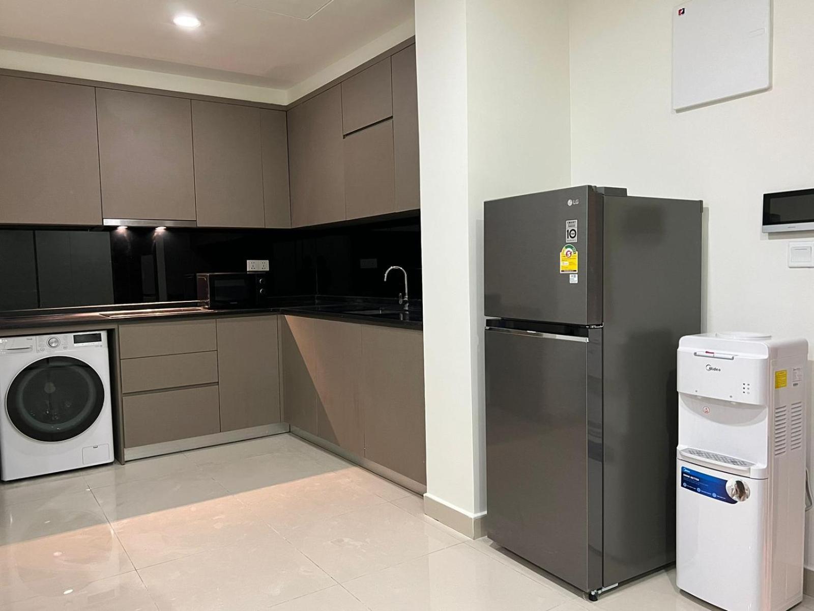 Impian II - The Peak Residence Phnom Penh Bagian luar foto