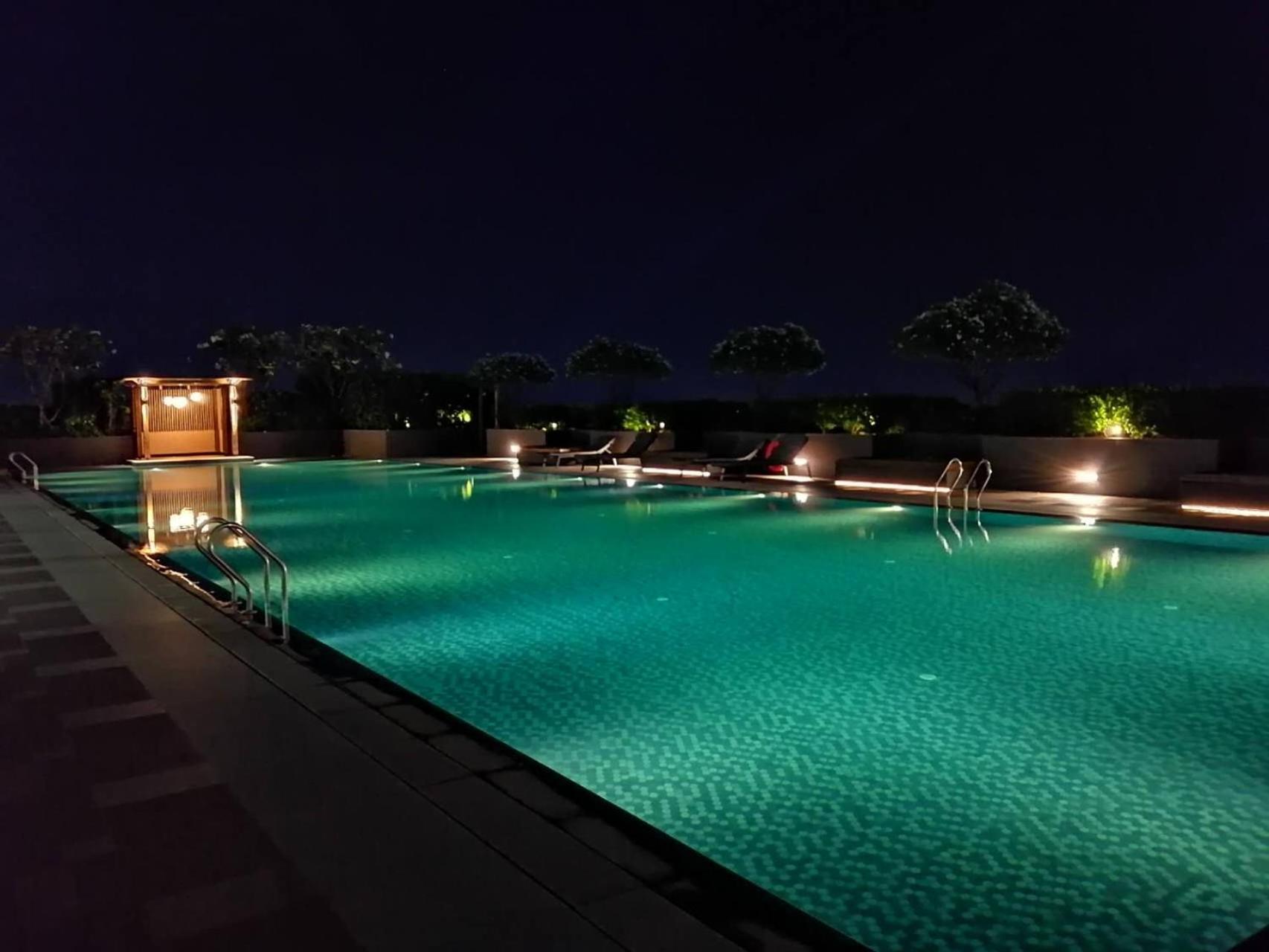 Impian II - The Peak Residence Phnom Penh Bagian luar foto