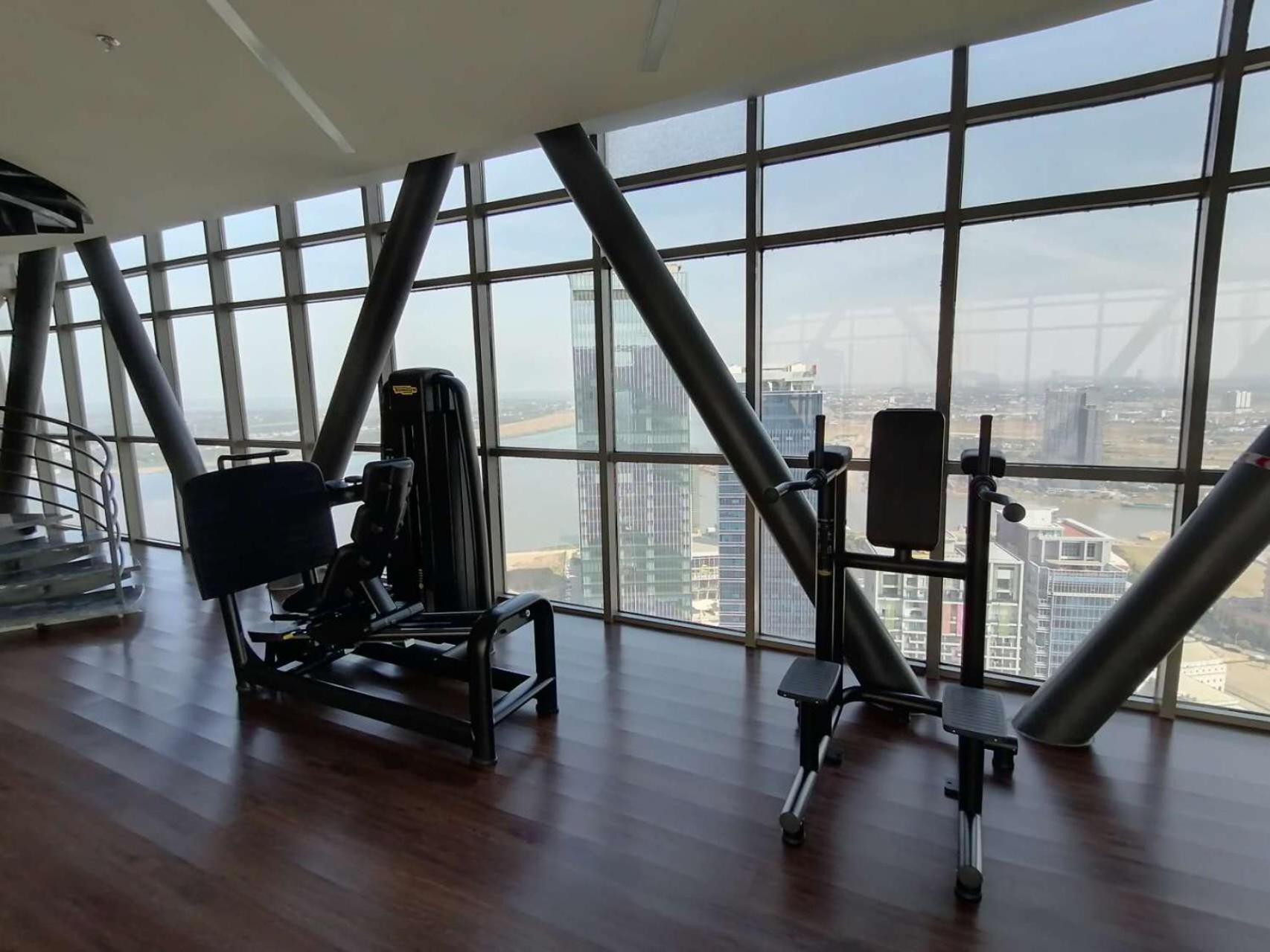 Impian II - The Peak Residence Phnom Penh Bagian luar foto