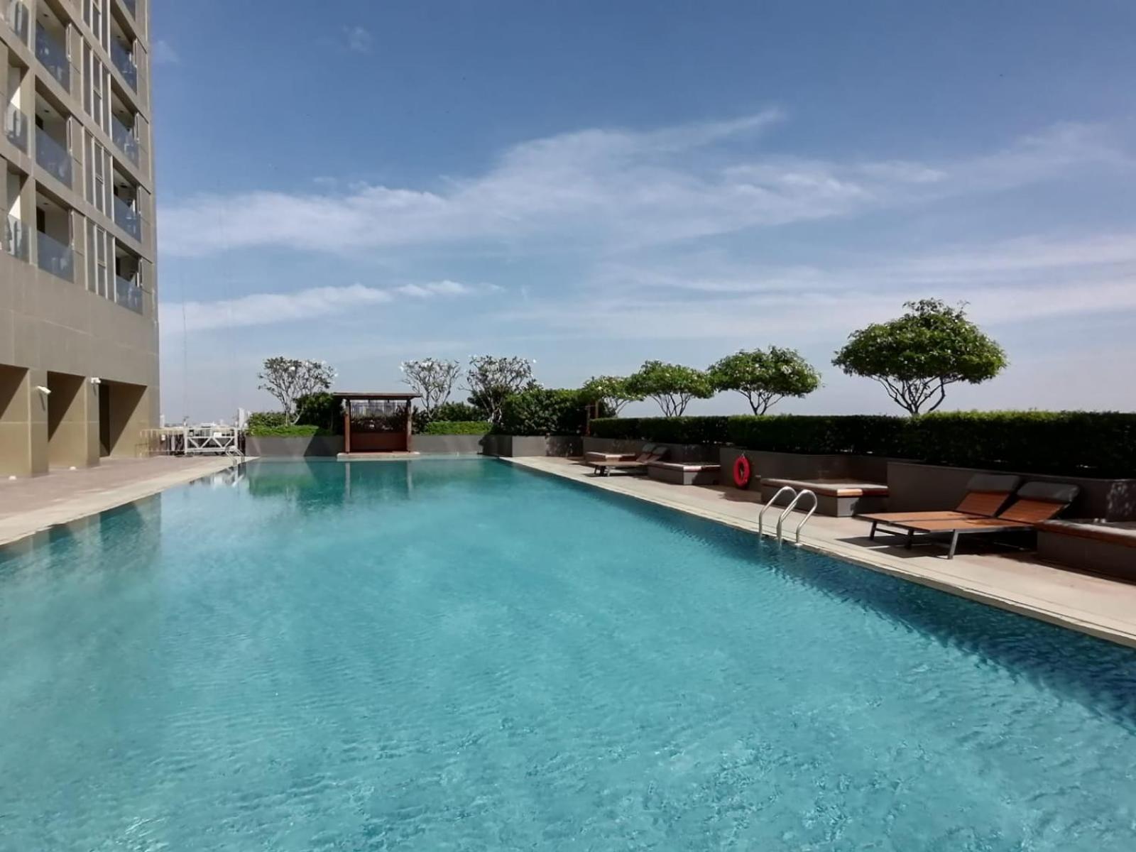 Impian II - The Peak Residence Phnom Penh Bagian luar foto