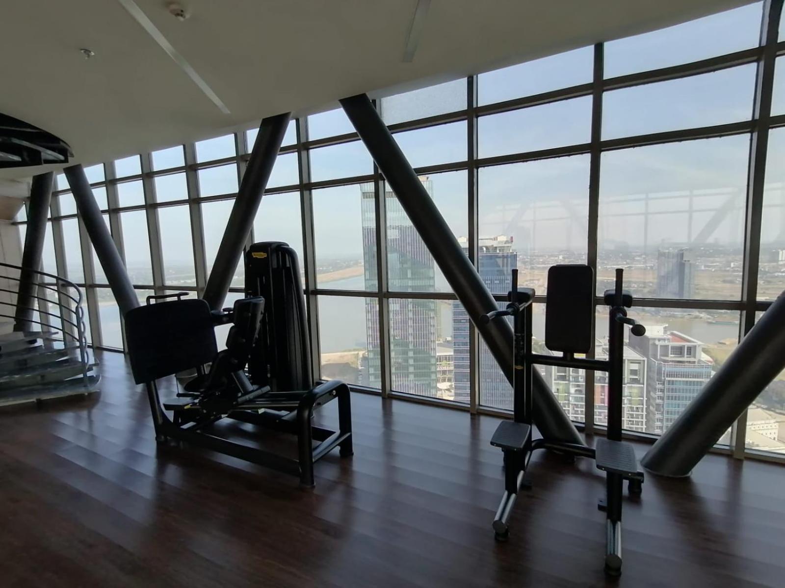 Impian II - The Peak Residence Phnom Penh Bagian luar foto